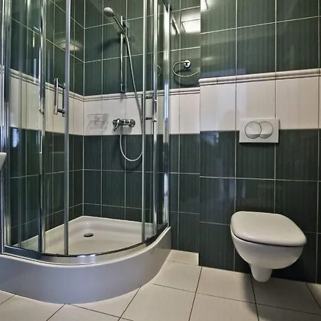 Dwor Niemierzyce Hotel *