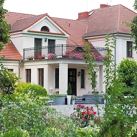 Dwor Niemierzyce