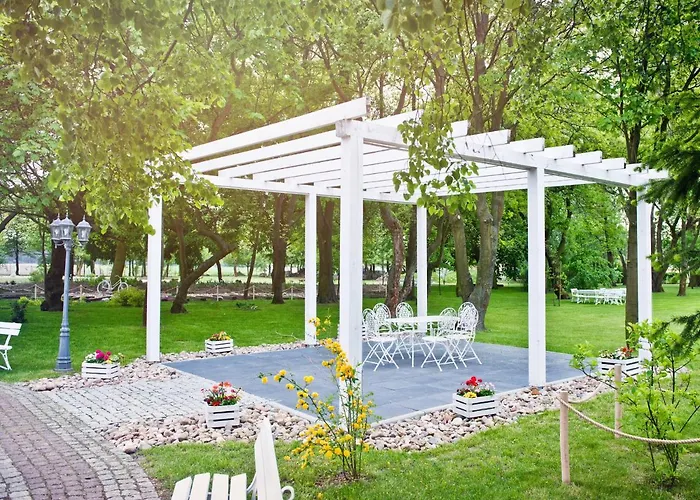 Hotel Dwor Niemierzyce *