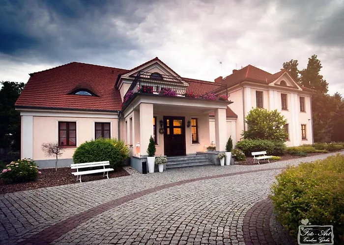 Hotel Dwor Niemierzyce