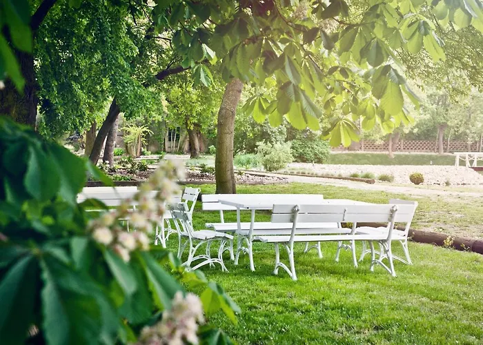 Dwor Niemierzyce Hotel Granowo